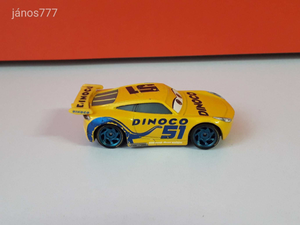 Eredeti Mattel Disney Cars Verdák Villám barátja Cruz Ramirez fém kisautó !! 8cm