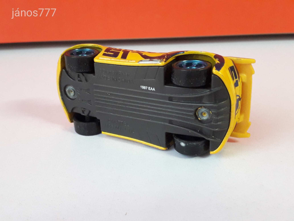 Eredeti Mattel Disney Cars Verdák Villám barátja Cruz Ramirez fém kisautó !! 8cm