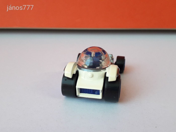 Eredeti Mattel Hot Wheels Star Wars R2D2 fém kisautó !!