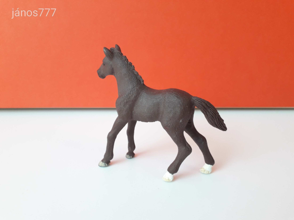Eredeti Schleich ló csikó állatfigura ! 9x8cm ! 2017-es kiadás !