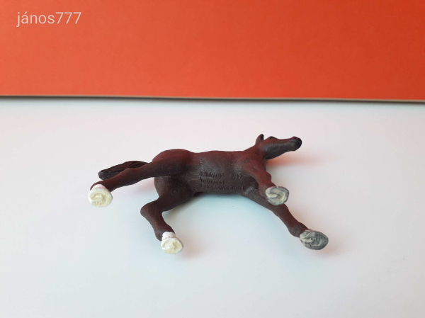 Eredeti Schleich ló csikó állatfigura ! 9x8cm ! 2017-es kiadás !