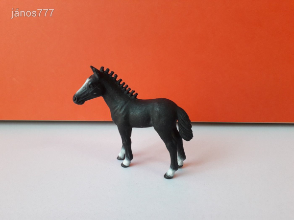 Eredeti Schleich ló csikó állatfigura ! 7,5x7,5cm !! 2012-es kiadás !! Schleich 13738