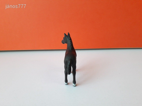 Eredeti Schleich ló csikó állatfigura ! 7,5x7,5cm !! 2012-es kiadás !! Schleich 13738