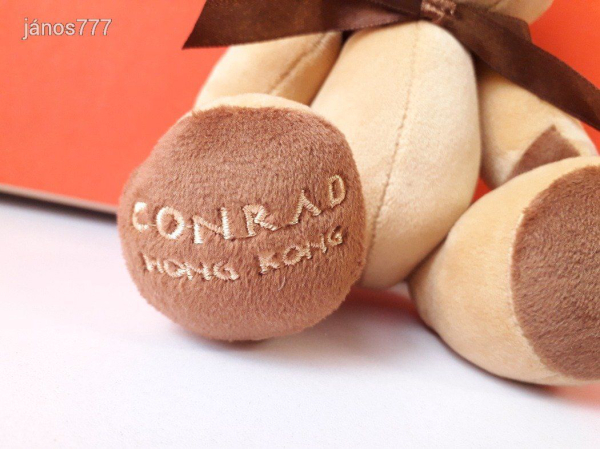 Eredeti Conrad Hong Kong maci 18 cm-es plüssmackó medve mackó kabala figura ! EXTRA