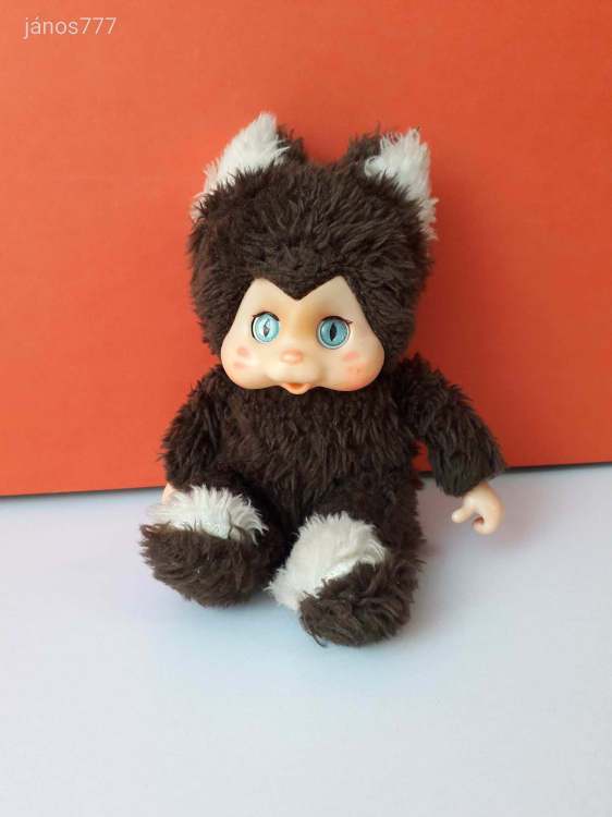 Monchhichi vintage Nyamy szerű, pislogó Moncsicsi Moncsi retro kabala figura ! EXTRA