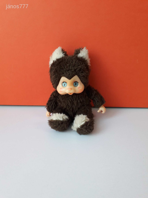 Monchhichi vintage Nyamy szerű, pislogó Moncsicsi Moncsi retro kabala figura ! EXTRA