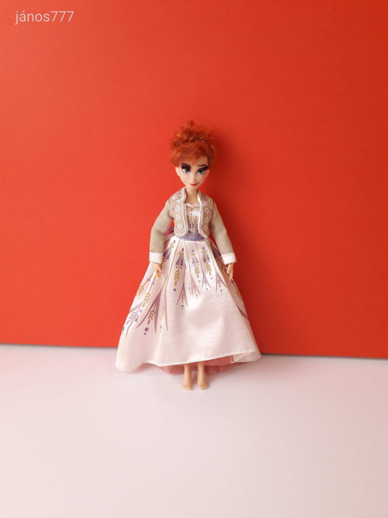 Eredeti Hasbro Disney Princess Frozen Jégvarázs Anna Arendelle hercegnő baba 27 cm EXTRA