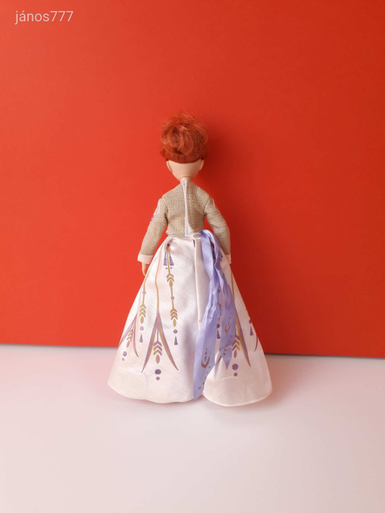 Eredeti Hasbro Disney Princess Frozen Jégvarázs Anna Arendelle hercegnő baba 27 cm EXTRA