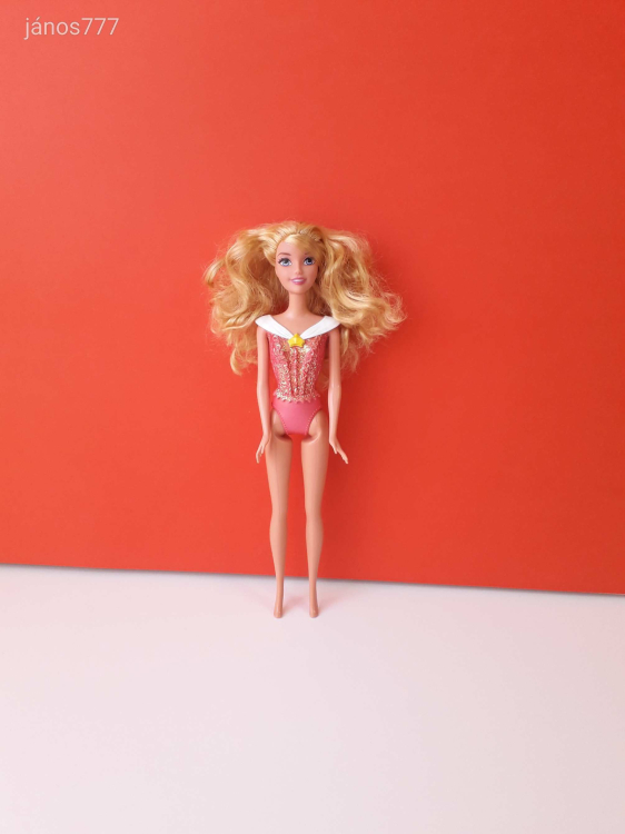 Eredeti Mattel Disney Princess CSIPKERÓZSIKA hercegnő 29 cm-es Barbie baba figura ! EXTRA