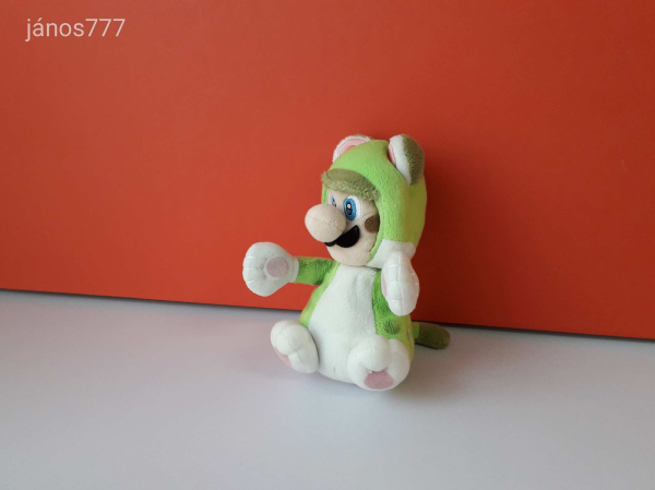 SUPER MARIO 3D LAND LUIGI jelmezben plüss 17 cm-es kabala figura kezei MÁGNESESEK ! EXTRA