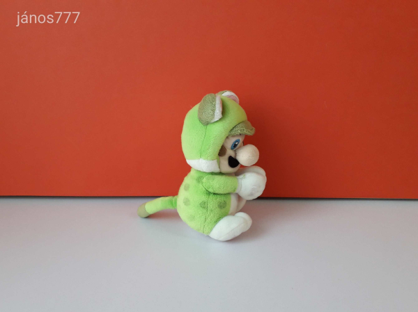 SUPER MARIO 3D LAND LUIGI jelmezben plüss 17 cm-es kabala figura kezei MÁGNESESEK ! EXTRA