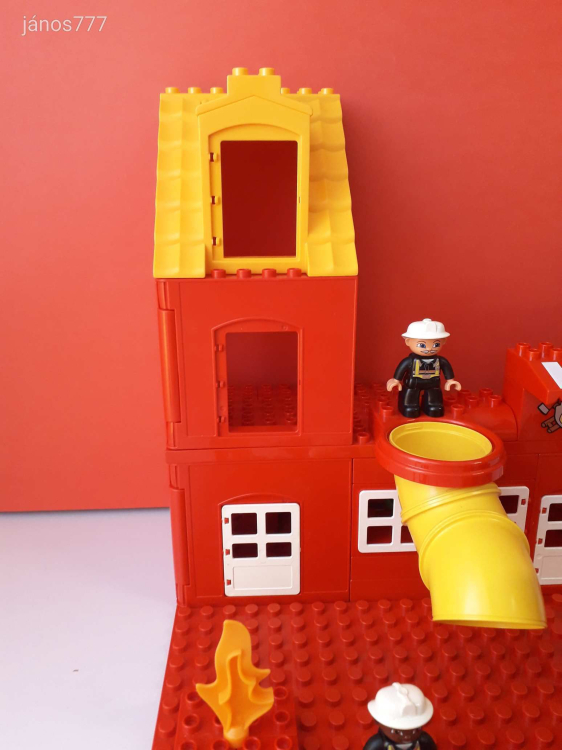 Eredeti LEGO DUPLO Tűzoltóállomás gyakorló épület készlet ! 80db-os EXTRA csomag !!!