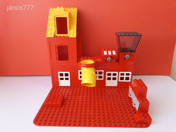 Eredeti LEGO DUPLO Tűzoltóállomás gyakorló épület készlet ! 80db-os EXTRA csomag !!!