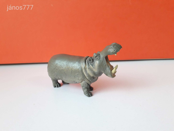 Eredeti Schleich viziló állatfigura !! 11x7,5cm ! 1996-os kiadás ! Schleich 14132