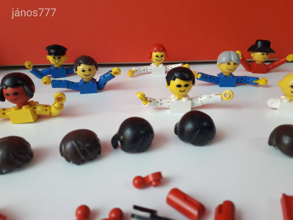 Eredeti LEGO Nagyfejű figurák és kiegészítők a '70-es évekből csomag !!