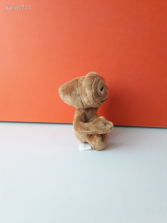 Eredeti Universal Studios E.T. a Földönkívüli E. T. THE EXTRA-TERRESTRIAL 16 cm plüss kabala figura
