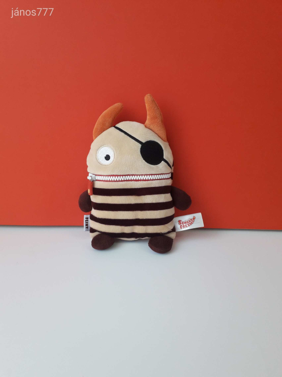 Eredeti Schmidt Gondevő plüss FLINT kalóz GONDEVŐK plüssfigura 23 cm-es kabala figura EXTRA !!
