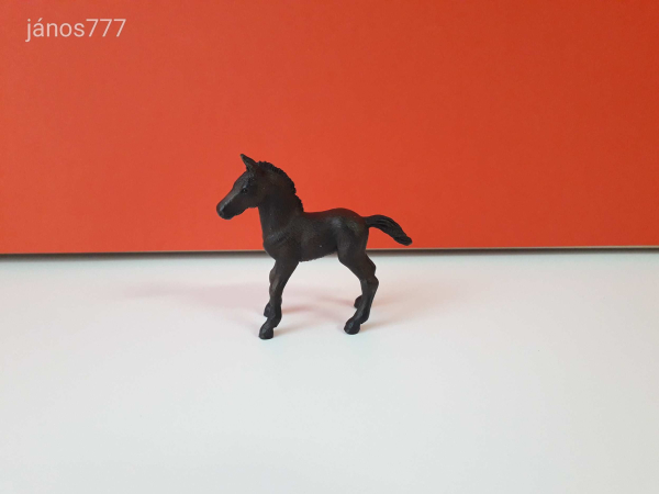 Eredeti Schleich ló csikó Fríz csikó állatfigura ! 8,5x8cm !! 2006-os kiadás !! Schleich 13622
