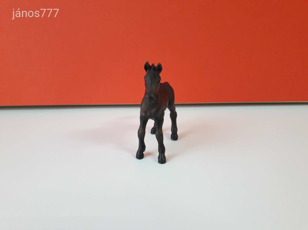 Eredeti Schleich ló csikó Fríz csikó állatfigura ! 8,5x8cm !! 2006-os kiadás !! Schleich 13622