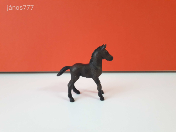 Eredeti Schleich ló csikó Fríz csikó állatfigura ! 8,5x8cm !! 2006-os kiadás !! Schleich 13622
