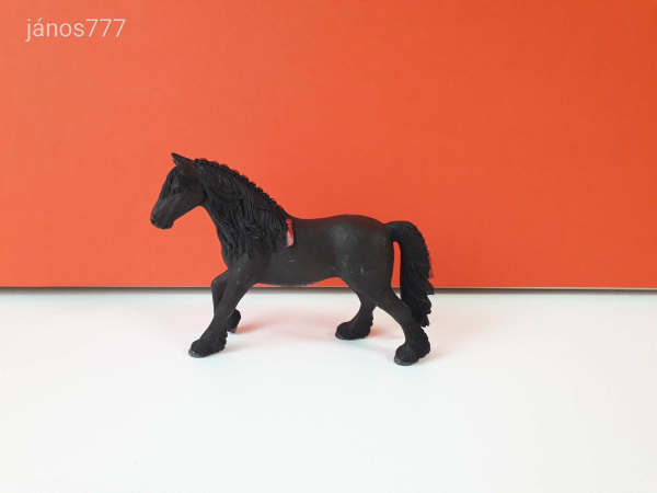 Eredeti Schleich ló Fríz kanca állatfigura !! 14x10,5cm ! 2013-as kiadás ! Schleich 13749