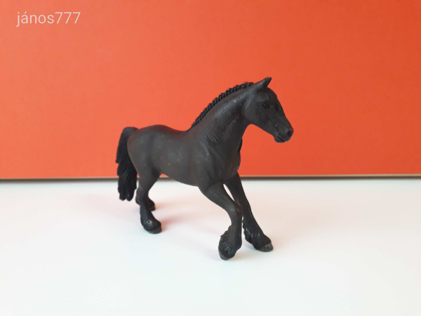Eredeti Schleich ló Fríz kanca állatfigura !! 14x10,5cm ! 2013-as kiadás ! Schleich 13749