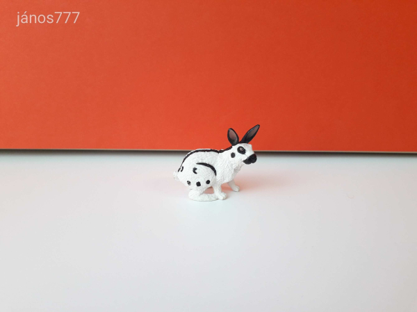 Eredeti Papo Papillon nyúl állatfigura !! 4x4cm ! 2003-as kiadás ! Papo 51025