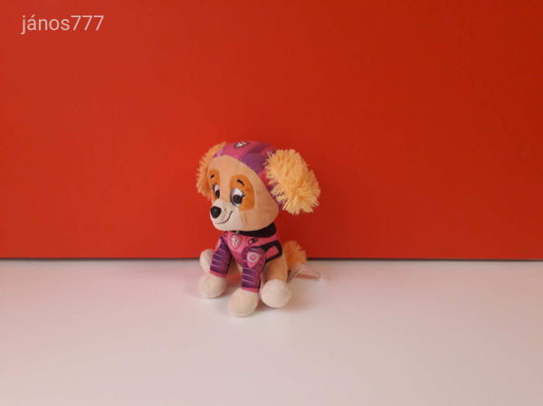 Eredeti Paw Patrol A Mancs őrjárat SKYE kutya plüss kabala figura 17 cm-es plüssfigura