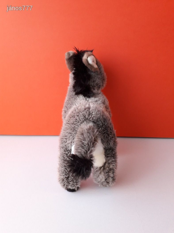 Eredeti Uni Toys SZAMÁR kabala figura ! 30 cm-es plüss CSACSI ! EXTRA ! ÉLETHŰ !!