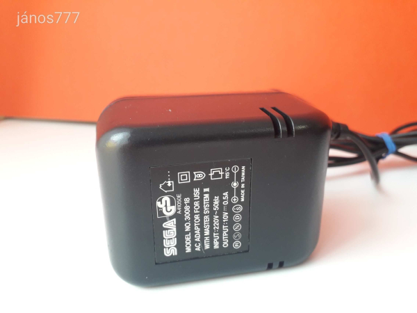 Eredeti SEGA Master System II konzol gép + kiegészítők 2 játékkal !!!