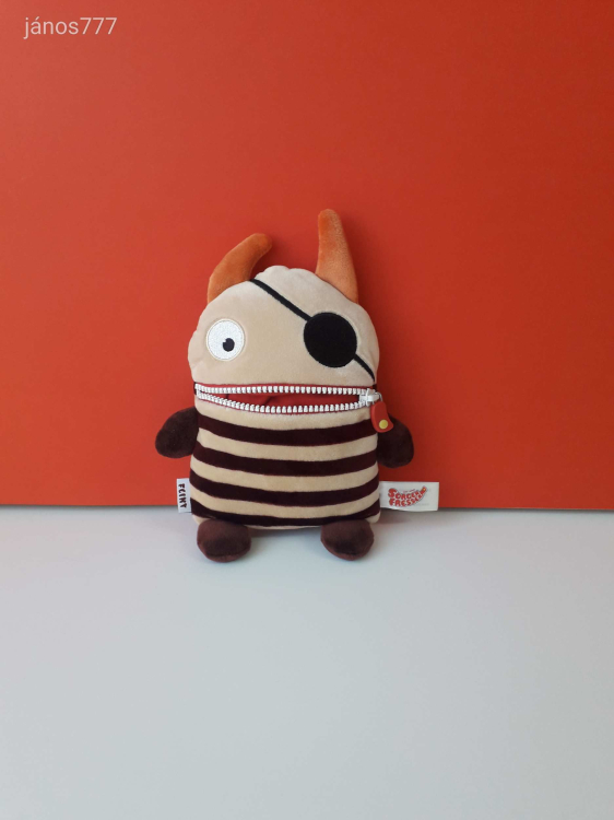 Eredeti Schmidt Gondevő plüss FLINT kalóz GONDEVŐK plüssfigura 25 cm-es kabala figura EXTRA !!