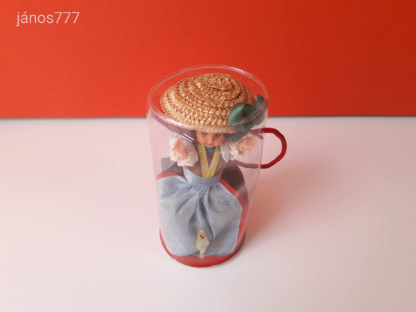 NÉPVISELETI BABA retro régi baba népviseletben 12 cm-es pislogós baba ! EXTRA