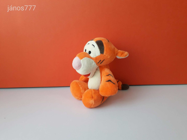 Eredeti Disney TIGRIS Micimackó mese plüss 26 cm-es kabala figura ! Micimackó mese szereplő ! EXTRA