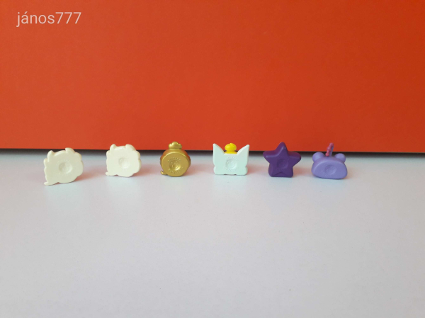 Eredeti Funko Disney mesefigurák Emoji 6db együtt !! Jégvarázs , Szörny Rt , stb ....