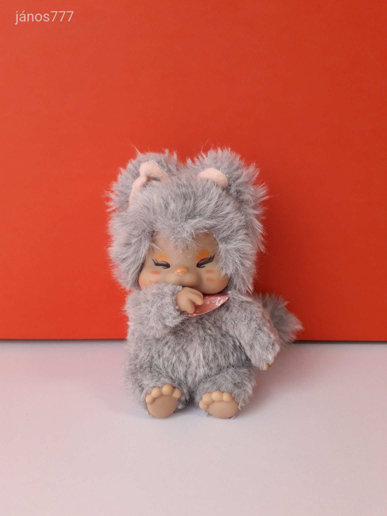 Eredeti NYAMY Monchhichi Moncsicsi szürke Nyamy Moncsi retro kabala figura !! EXTRA !!