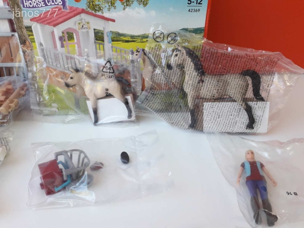 Schleich Istálló arab telivérrel ló csikó készlet ! Eredeti Schleich 42369