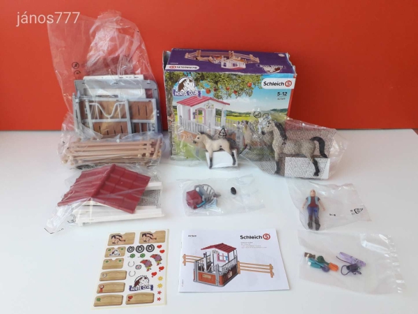 Schleich Istálló arab telivérrel ló csikó készlet ! Eredeti Schleich 42369