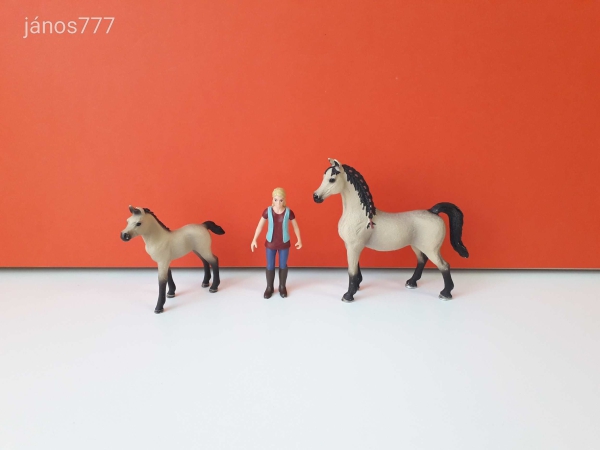 Schleich Arab telivér ló + csikó + ember készlet ! Schleich 42369